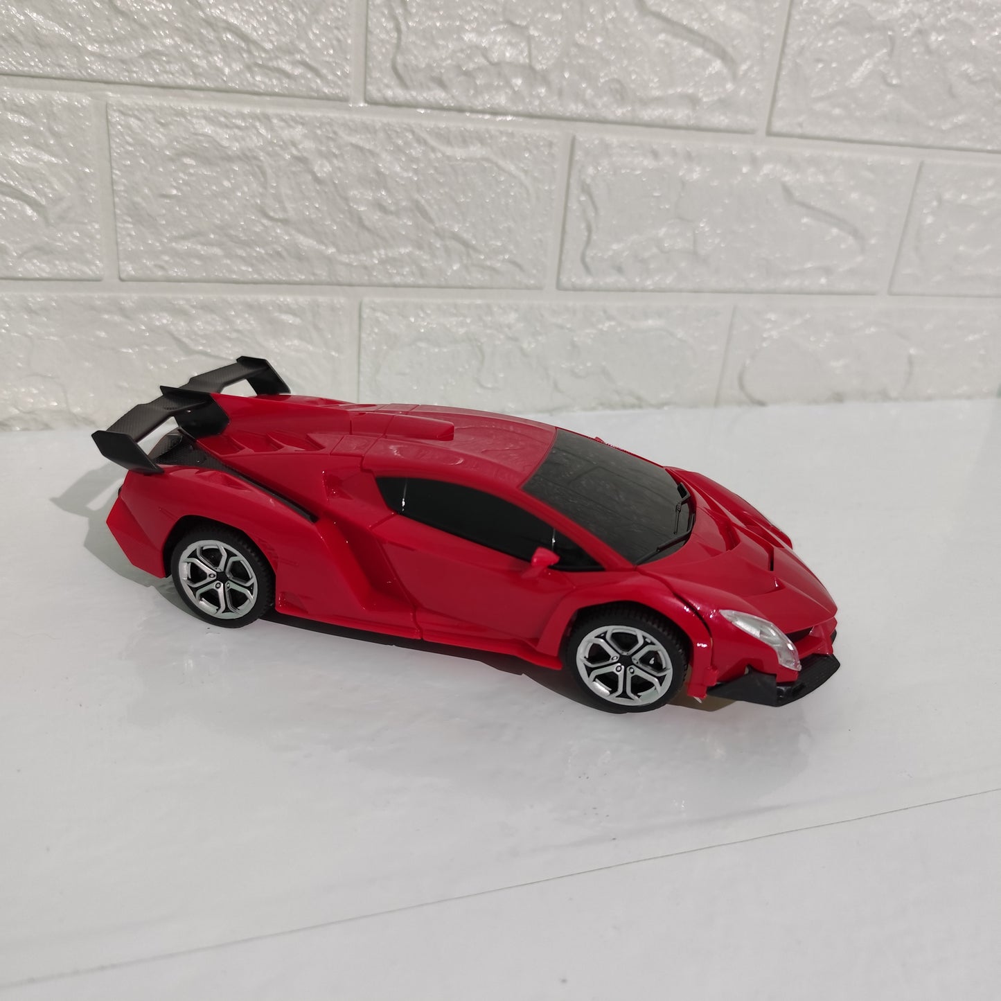Remote Control Rechargeable Car-to-Robot Transforming Toy - One-Click Deformation, Red