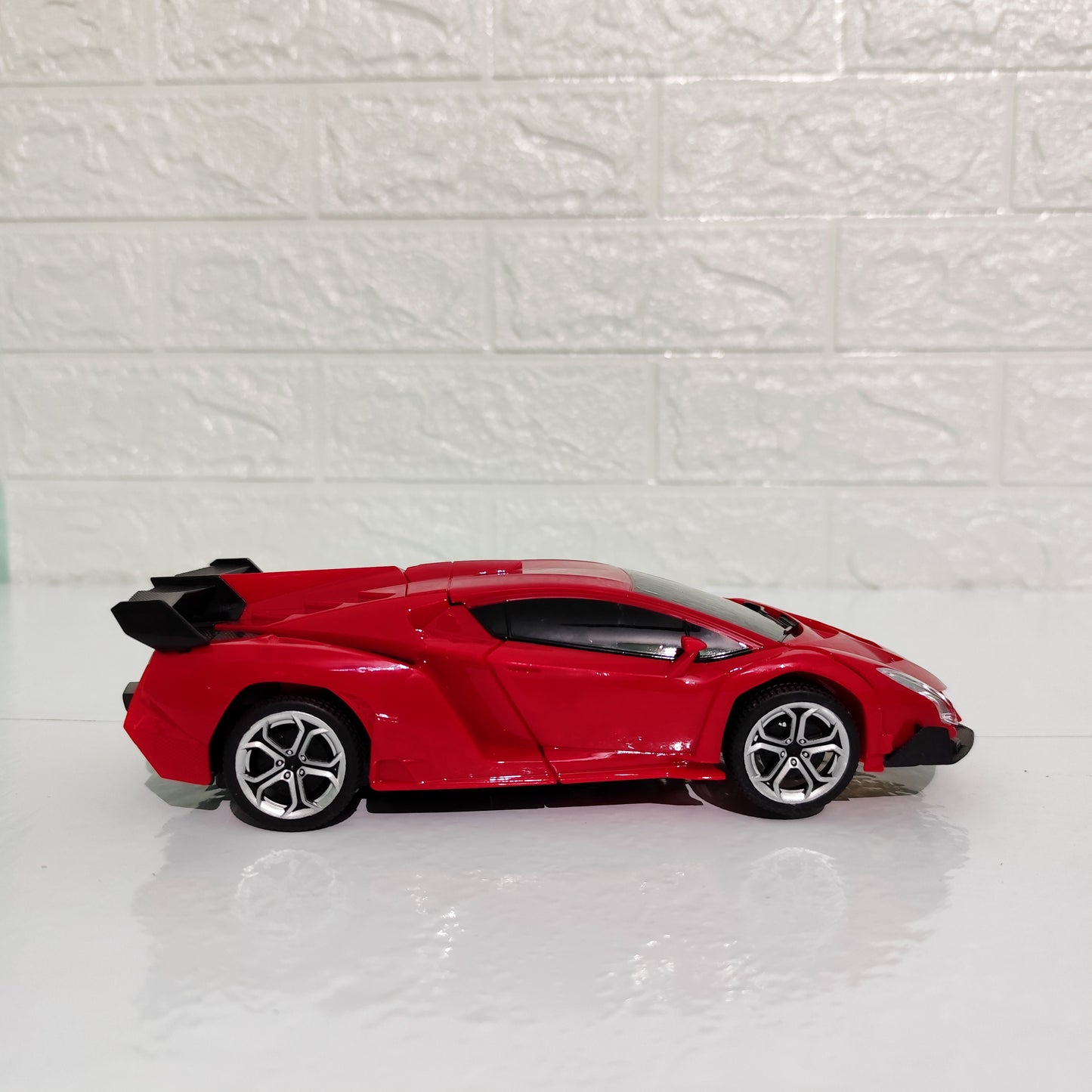 Remote Control Rechargeable Car-to-Robot Transforming Toy - One-Click Deformation, Red