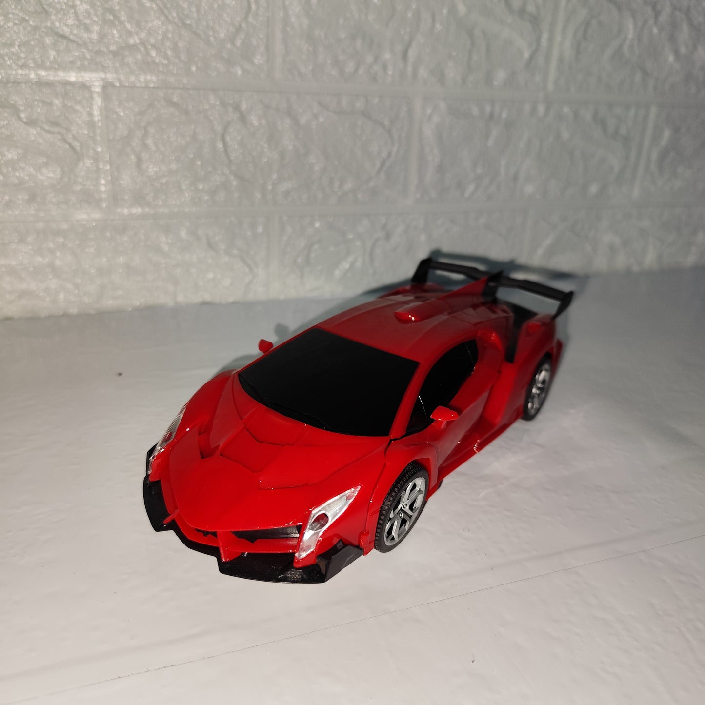 Remote Control Rechargeable Car-to-Robot Transforming Toy - One-Click Deformation, Red